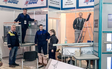 Завод лифтового оборудования ЗАО «Предприятие ПАРНАС», начал монтаж стенда международной специализированной выставки REW-2017!